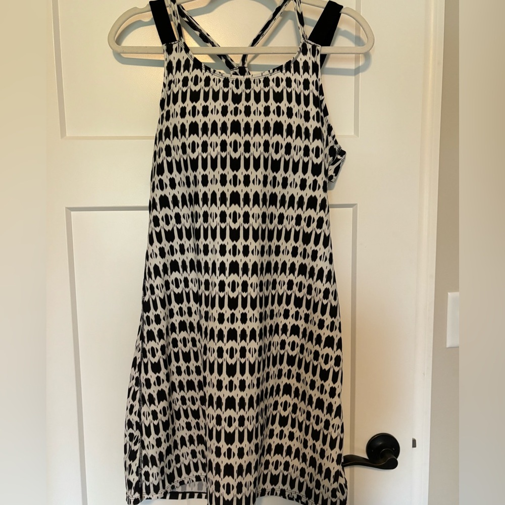 Athleta Venice Swim Dress Womens Size 36 B/C Racerback Built in Bra White Black